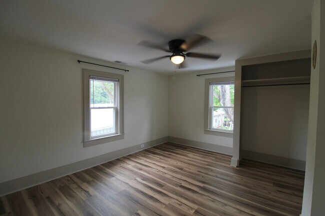 Building Photo - 56 Grindstone Rd