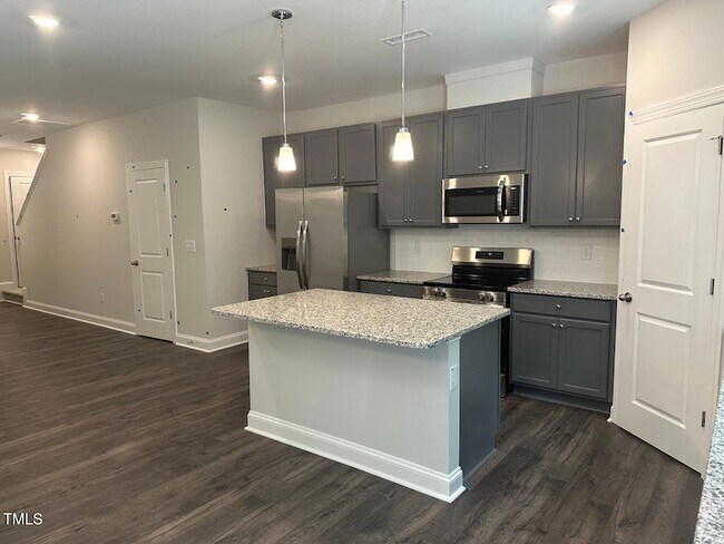 Building Photo - 540 Eversden Dr