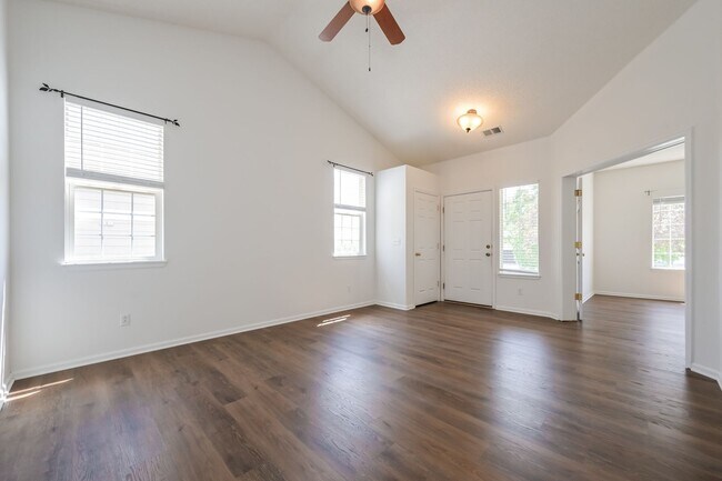 Building Photo - 3 Bed/ 2Bath Close to Buckley Space Base