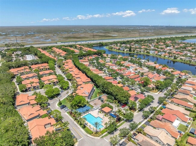 Building Photo - 800 Sorrento Dr