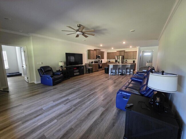 Building Photo - 352 Castlepath Dr SW