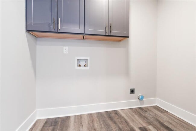 Building Photo - 3439 Jackson Dr