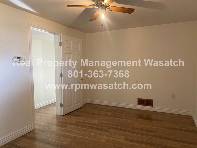 Building Photo - Come See this 1 bedroom 1 bath basement ap...