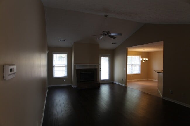 Building Photo - Beautiful 4-Bedroom, 3-Bath Home with Gara...
