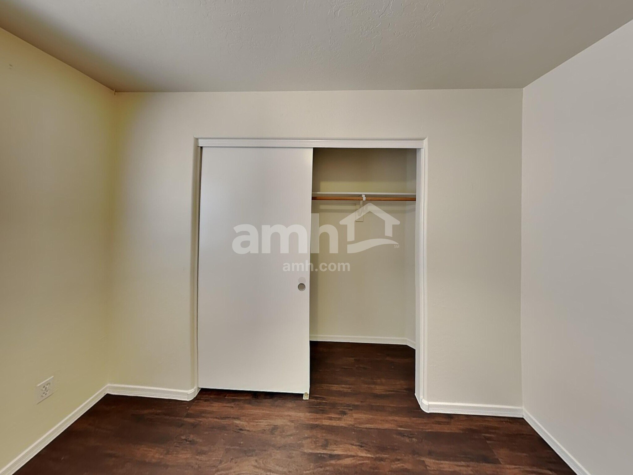 Building Photo - 15834 W Mohave St