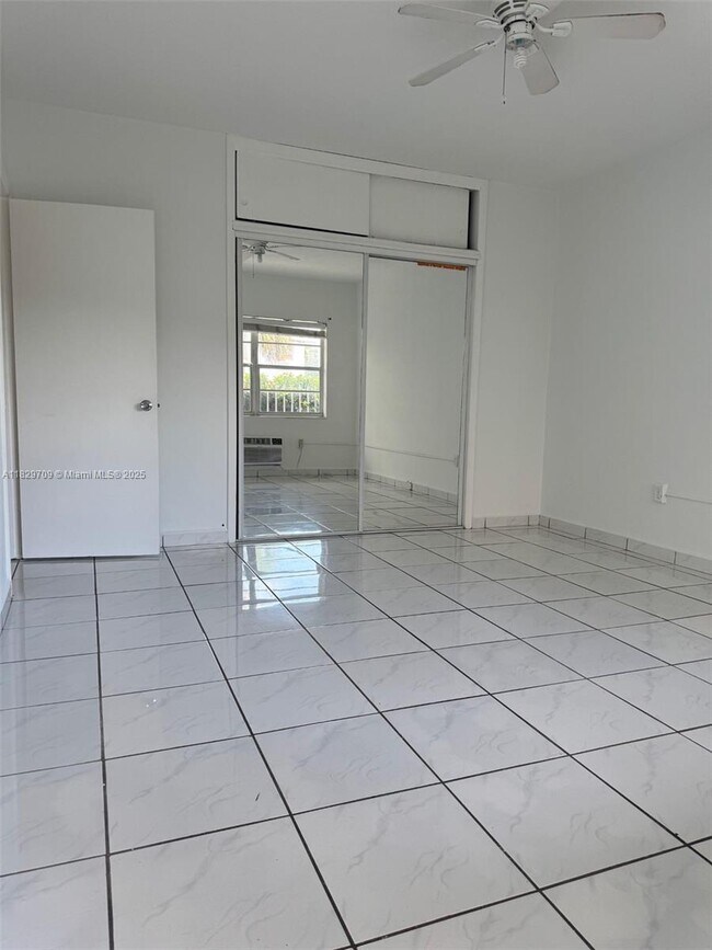 Building Photo - 8040 Tatum Waterway Dr