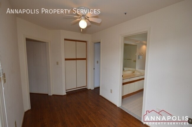 Building Photo - 2707 Summerview Way