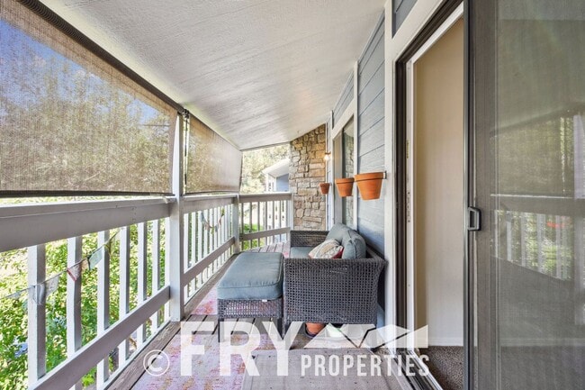 Building Photo - Great Condo In Windsor Community