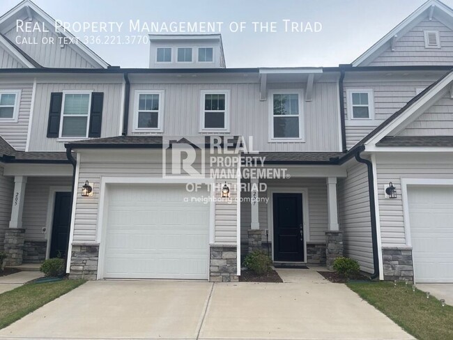 Primary Photo - 207 Solacium Ln