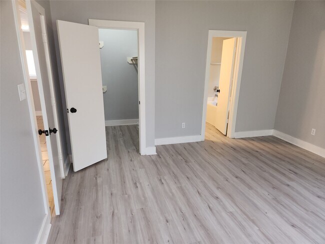 Building Photo - 20911 Walder Ct