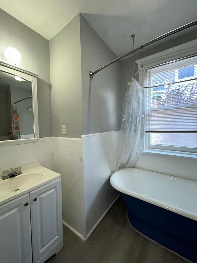 Building Photo - 648 Stuyvesant Ave