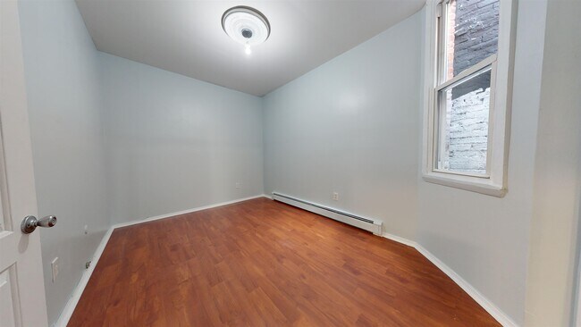 Building Photo - 328 49th St