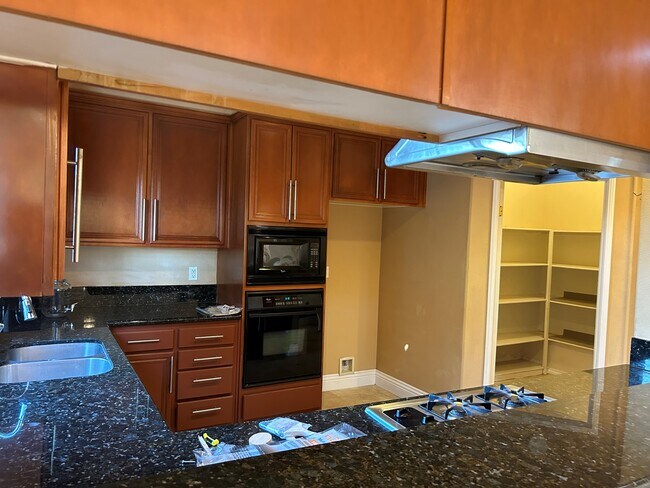 Building Photo - 8940 Deira Ln