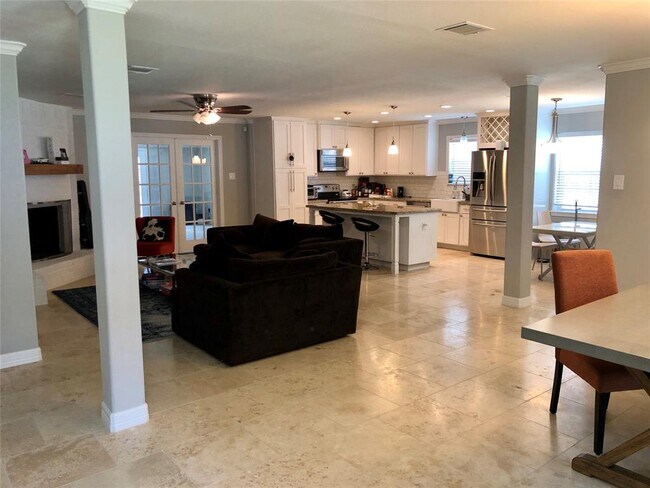 Building Photo - 10619 Wickersham Ln