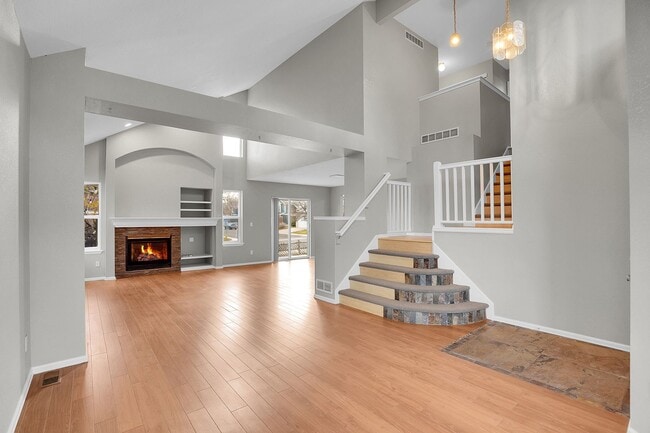 Building Photo - 5 bedroom, 3 1/2 bath home with attached 2 car garage