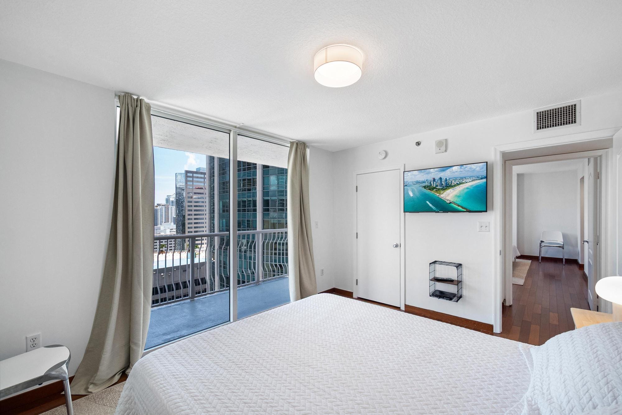 Building Photo - 1200 Brickell Bay Dr