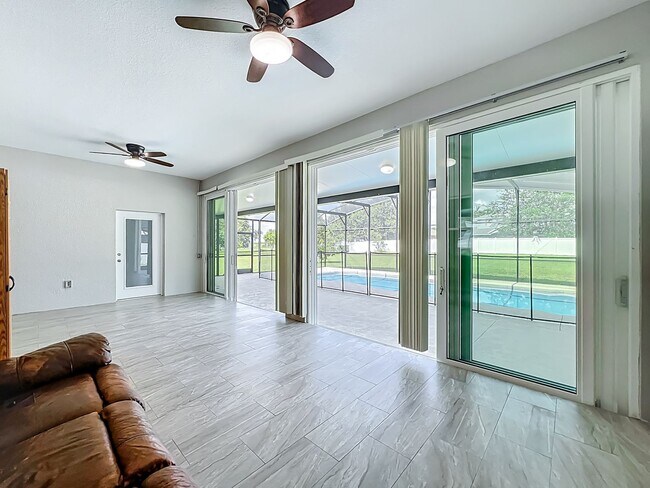Building Photo - Clermont Pool Home