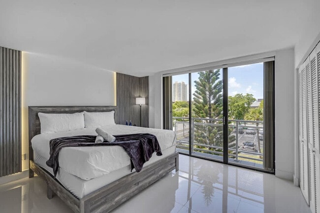 Building Photo - 468 Golden Isles Dr