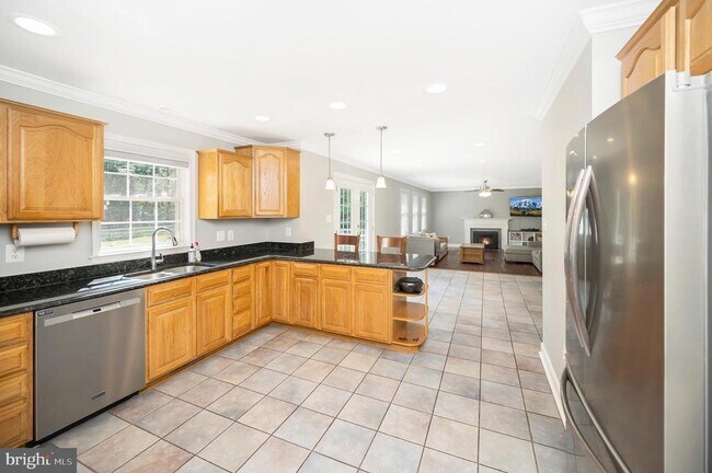 Building Photo - 8 Wilderness Ct