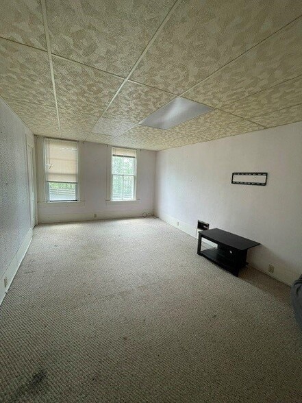 Building Photo - 4302 Lakeside Dr