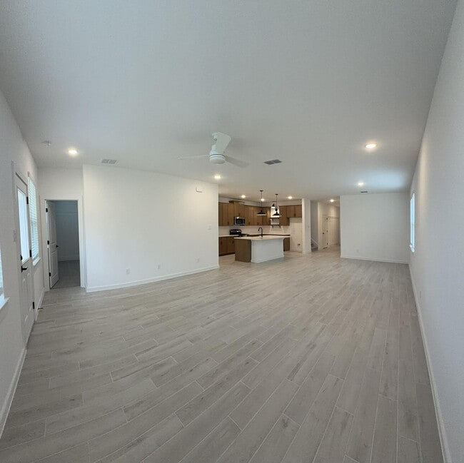 Building Photo - 4727 Bay Vista Dr