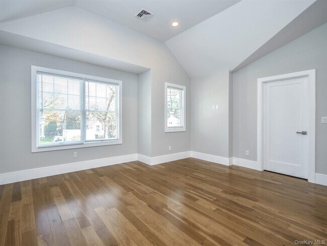 Building Photo - 15 Dunes Ln