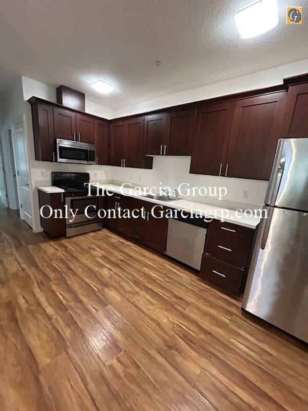 Building Photo - 7128 N Richmond Ave