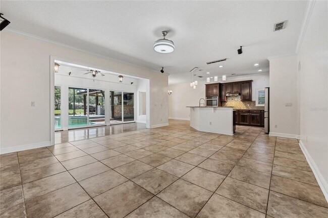 Building Photo - 13932 Florigold Dr