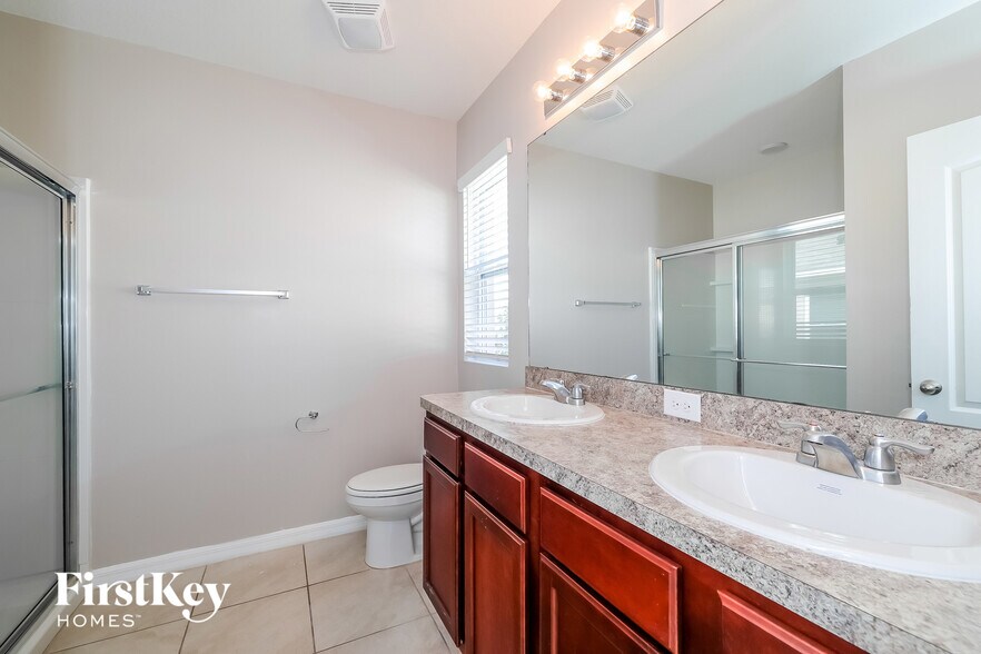 Building Photo - 107 Fall Glo Rd