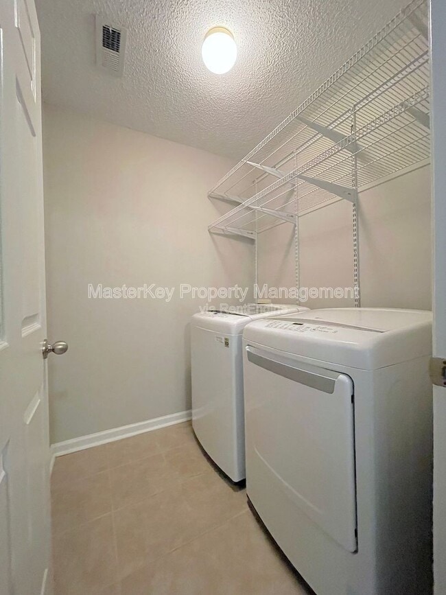 Building Photo - 132 Evening Star Dr