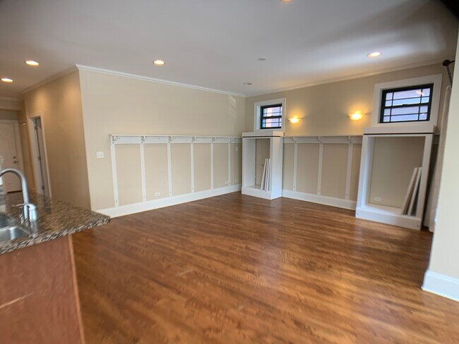 Building Photo - 1144 W Pratt Blvd