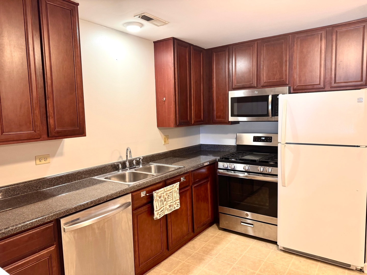 Building Photo - 2264 Abbeywood Dr