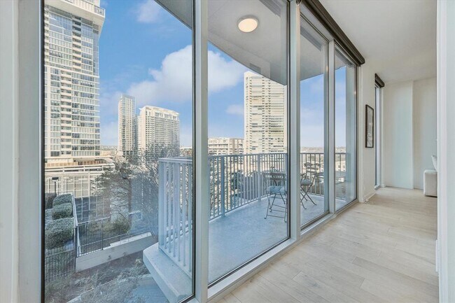 Building Photo - 360 Nueces St