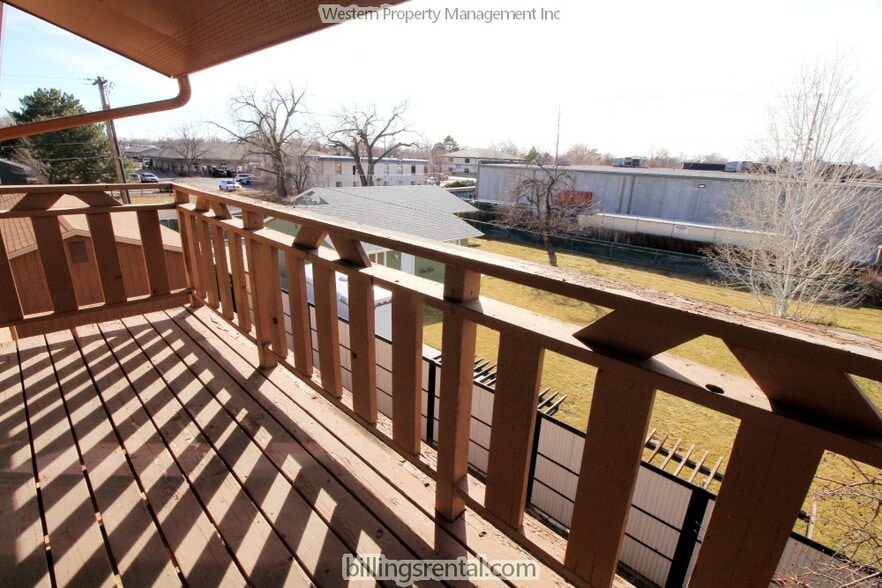 Balcony - 2320 Alderson Ave