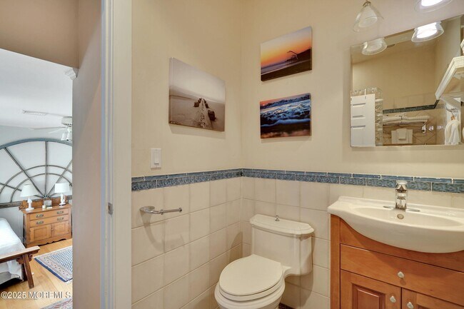 Building Photo - 323 Cove Dr