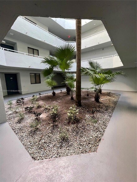 Building Photo - 8335 SW 152nd Ave