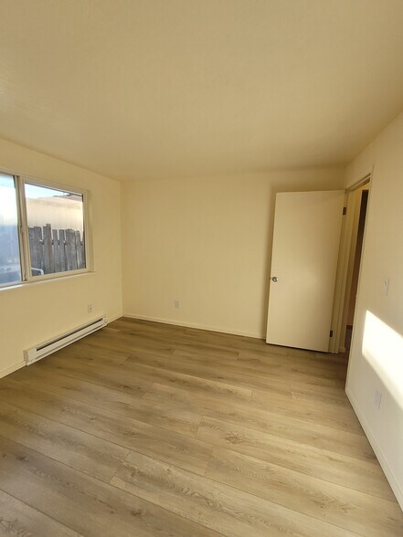 Building Photo - 1045 S Jasper St