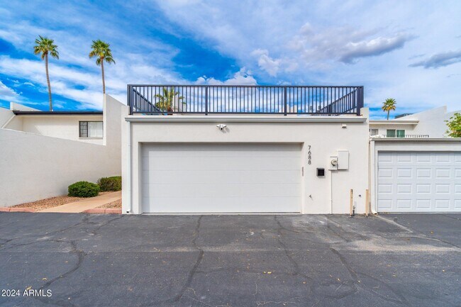 Building Photo - 7688 E Minnezona Ave