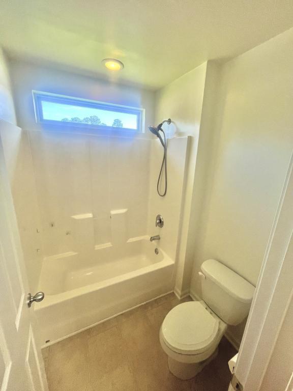 Building Photo - 425 Tiburon Dr