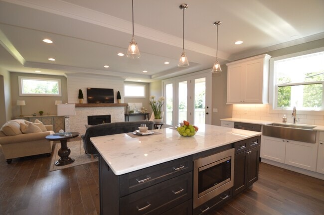 Building Photo - 9324 Old Plainfield Rd