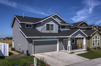 Building Photo - Beautiful 3 bed 2.5 bath Home in Post Falls
