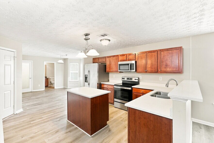 Building Photo - 3750 Georgia Dr