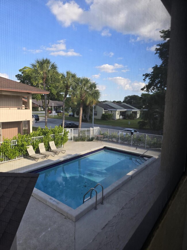 Building Photo - 12661 Westhampton Cir