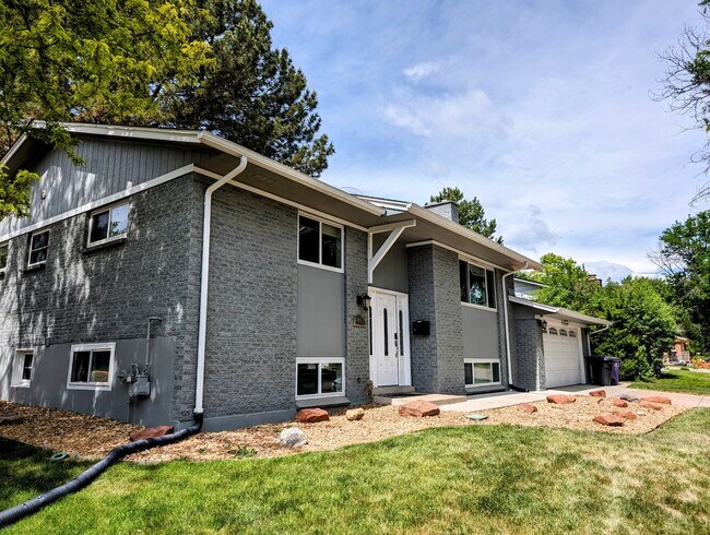 Building Photo - BEAUTIFUL 4 Bed 2 Bath Hampden Neighborhoo...