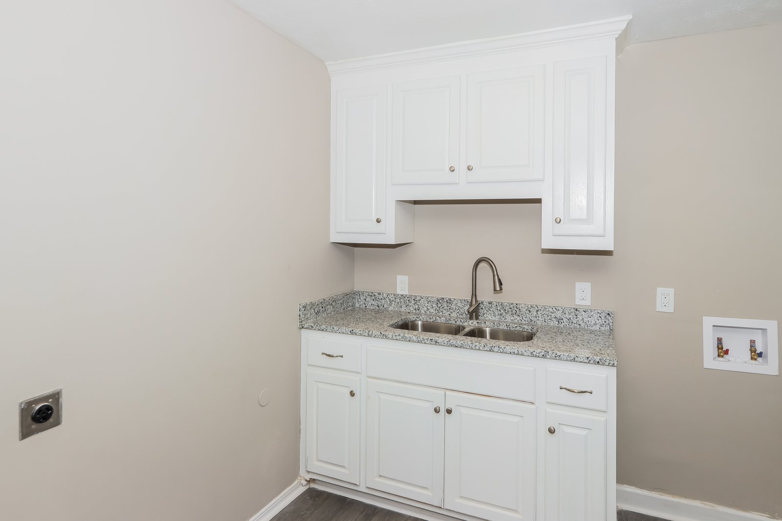 Building Photo - 3266 Lancing Ln