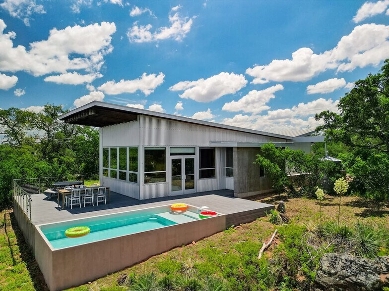 Building Photo - 12041-108 W Ranch Rd 152