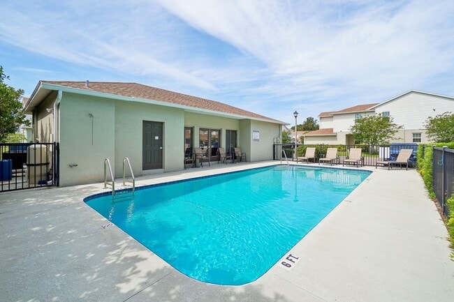 Building Photo - Heritage Oaks gated community 3/2.5/2 Townhome