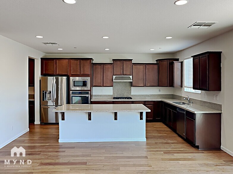 Building Photo - 2367 Hancock Dr