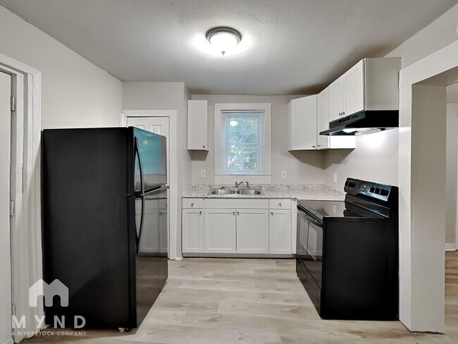 Building Photo - 117 Thayer Ave SE