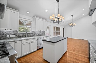 Building Photo - 1526 Adkins Rd